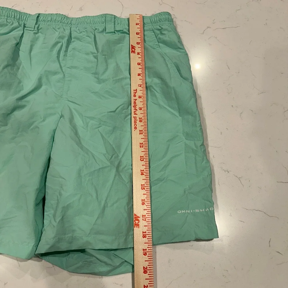 Columbia PFG Backcast III Water Shorts Mens Large Mint Green FM4009 Omni-Shade